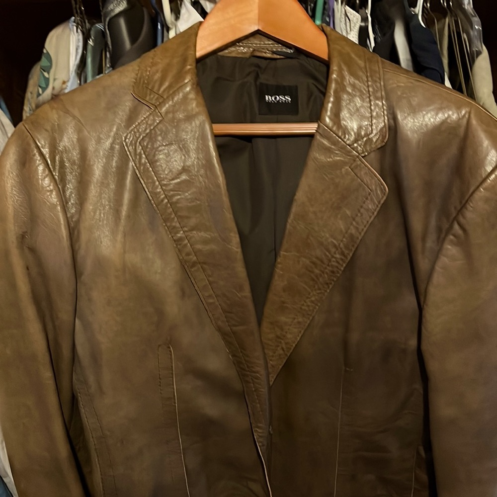 Beautiful hugo Boss leather blazer in excellent condition. Worn twice